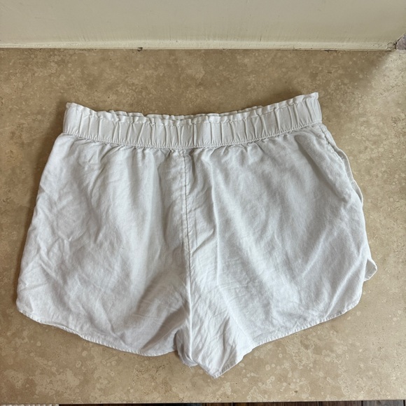 Universal Thread White Linen Pull On Elastic Waist Womens Size L 2 Inch Inseam - Picture 3 of 8